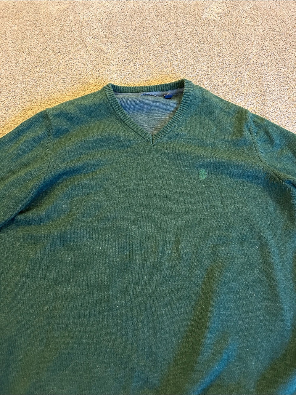 Izod Men's V-Neck Sweater in Deep Green image 2